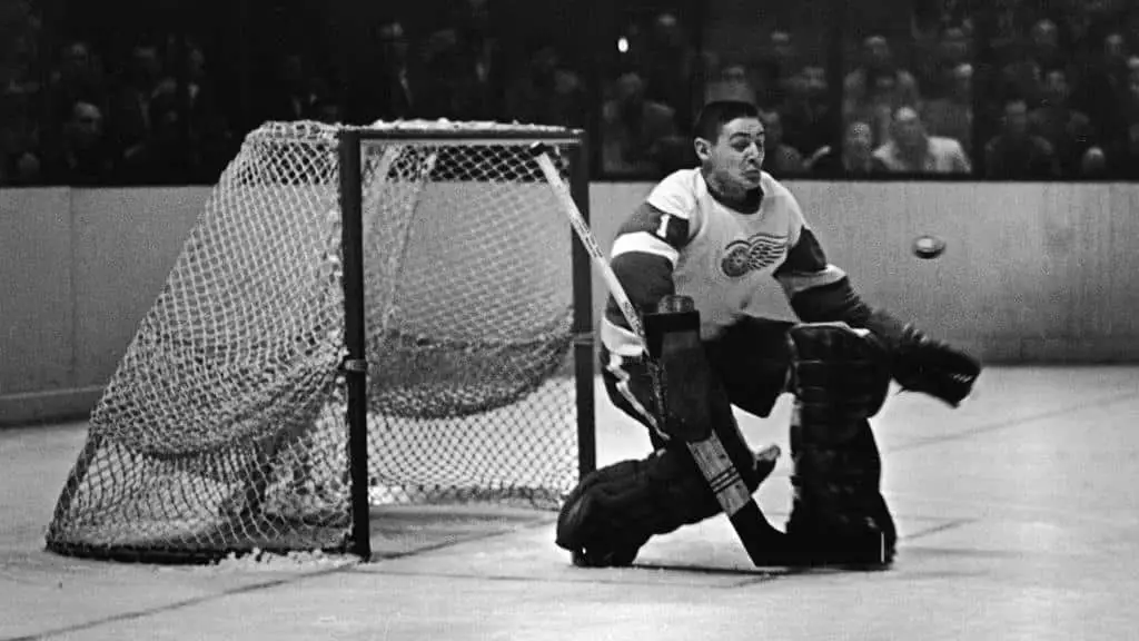 History In Pictures - Portrait of hockey goalie Terry Sawchuk before face  masks became standard in 1966.